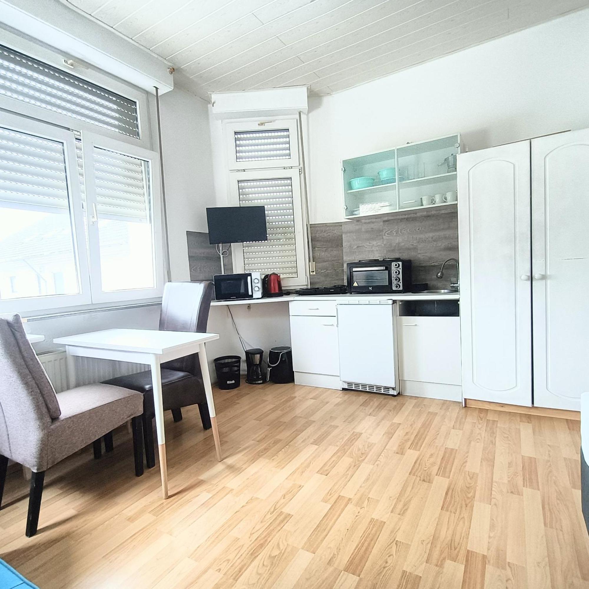 Fmi 9 Accommodation Raunheim Dış mekan fotoğraf