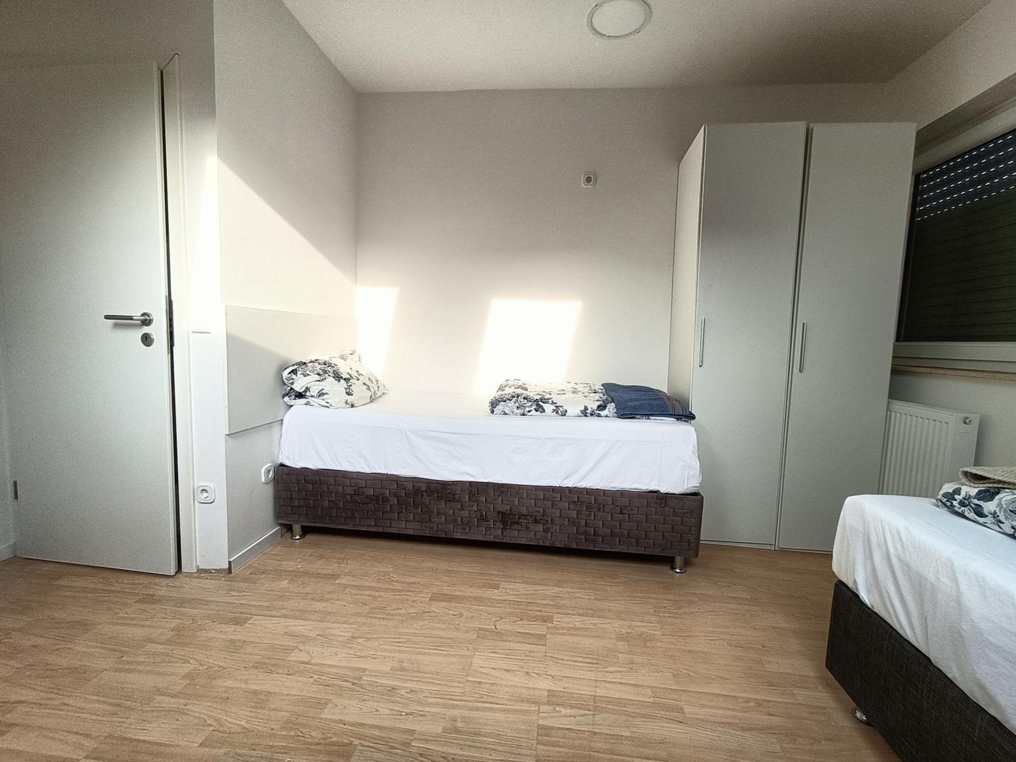 Fmi 9 Accommodation Raunheim Oda fotoğraf