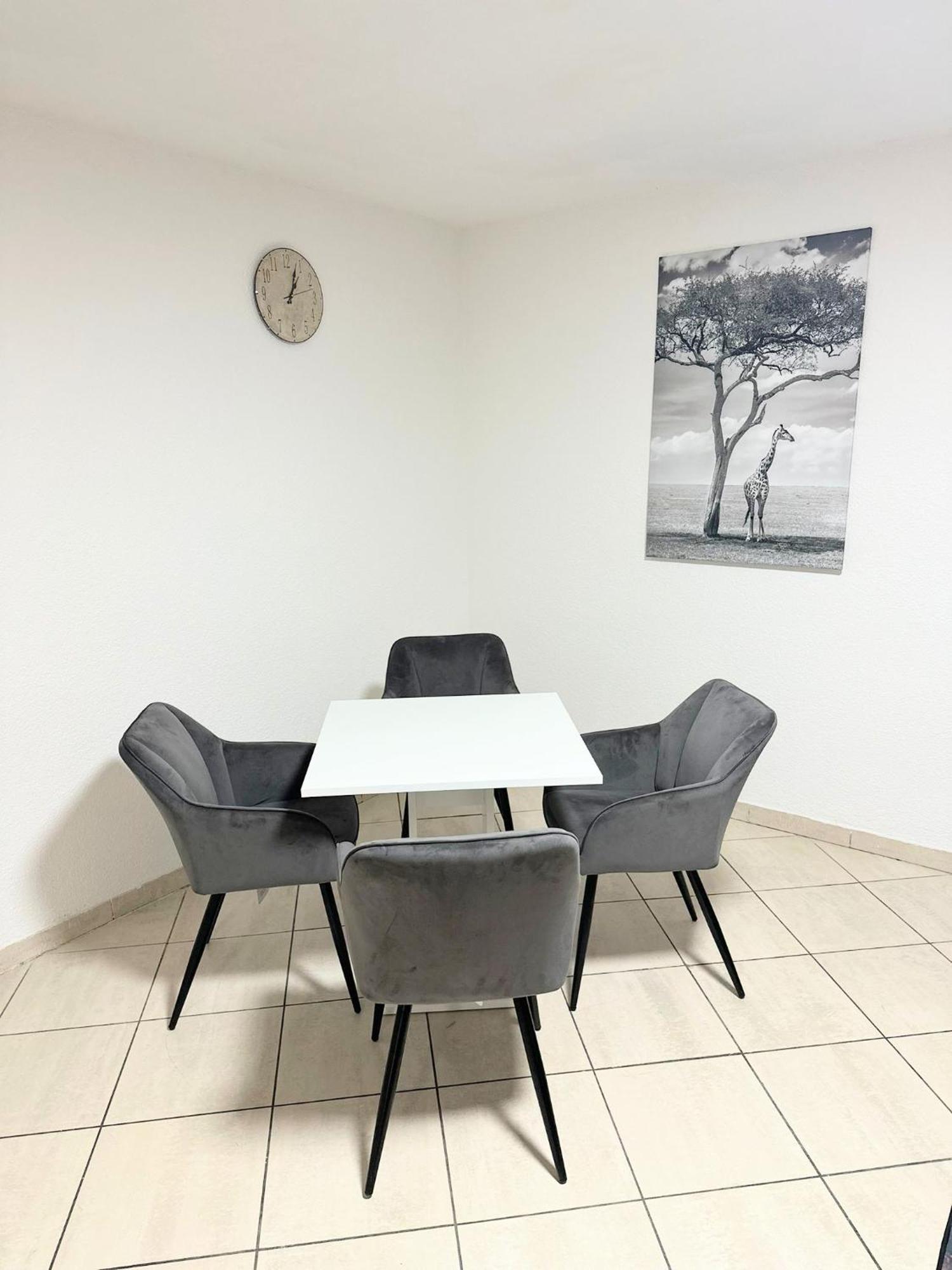 Fmi 9 Accommodation Raunheim Oda fotoğraf